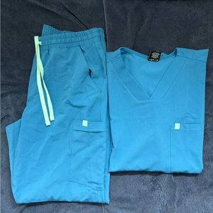 Garde Malade Blue Scrub Set